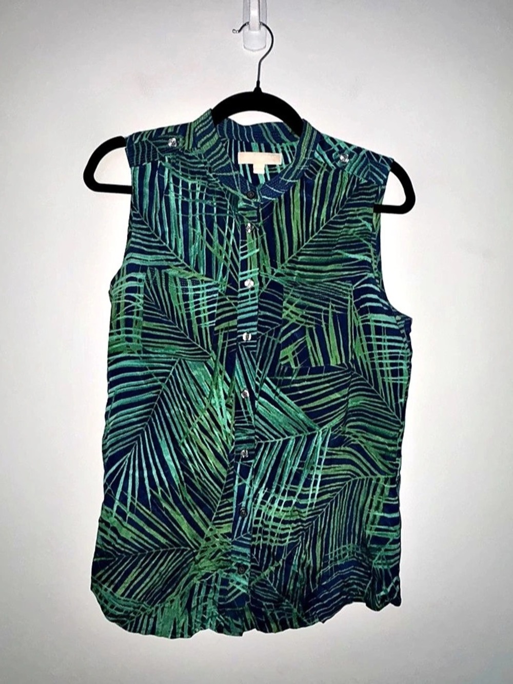 Banana Republic 100% Silk Blouse Size 8 Green Navy Palm Tropical Chic Sleeveless - Picture 2 of 10